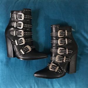 Steve Madden Comet Black Studded Bootie Sz 8